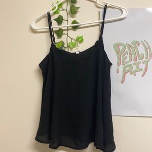 Women’s black flowy tank top